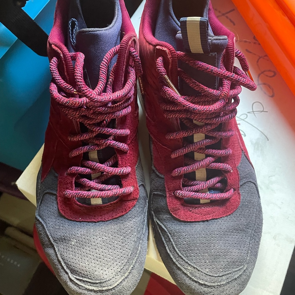KITH Ronnie Fieg x R698 Mid 'Sakura'